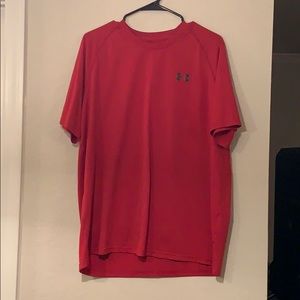 Under armor t shirts XL to Medium !!!